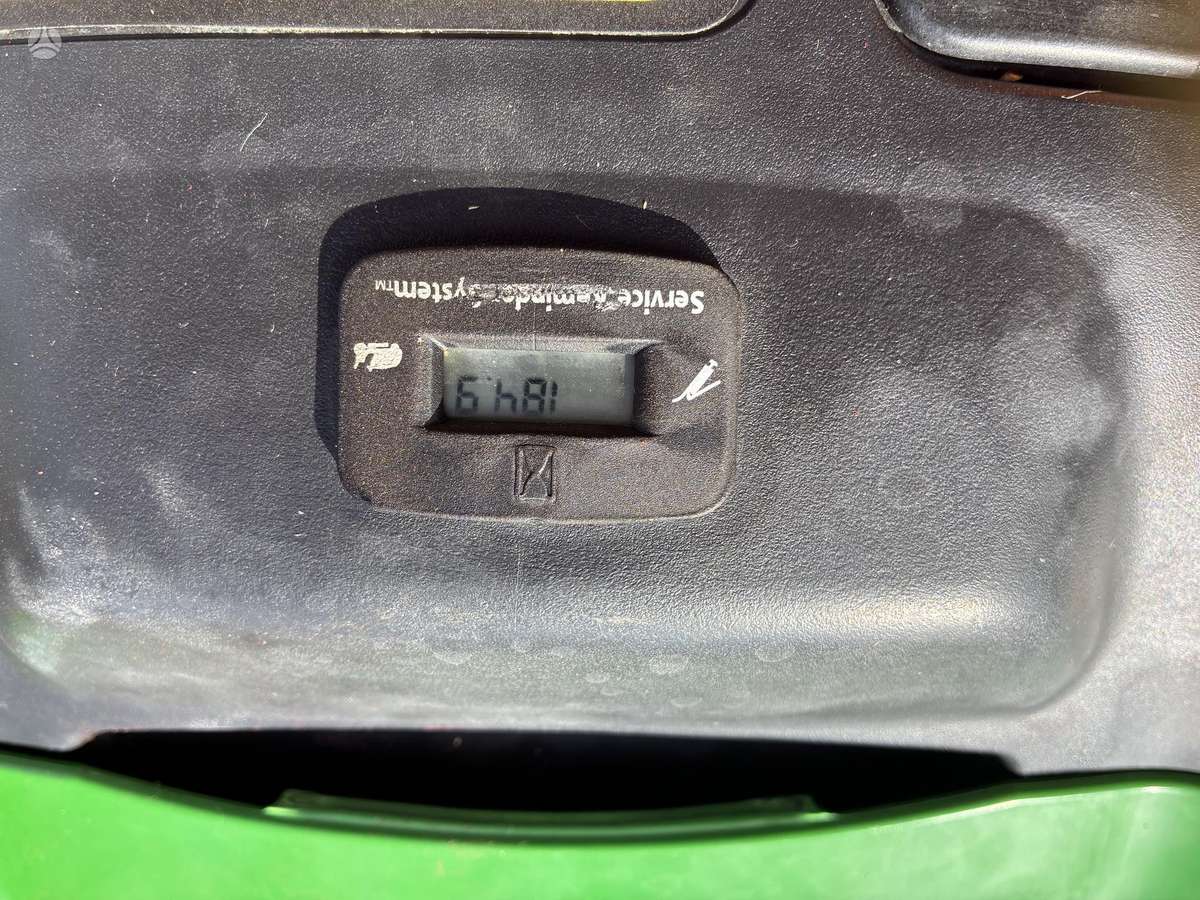 John Deere X105, garden tractors