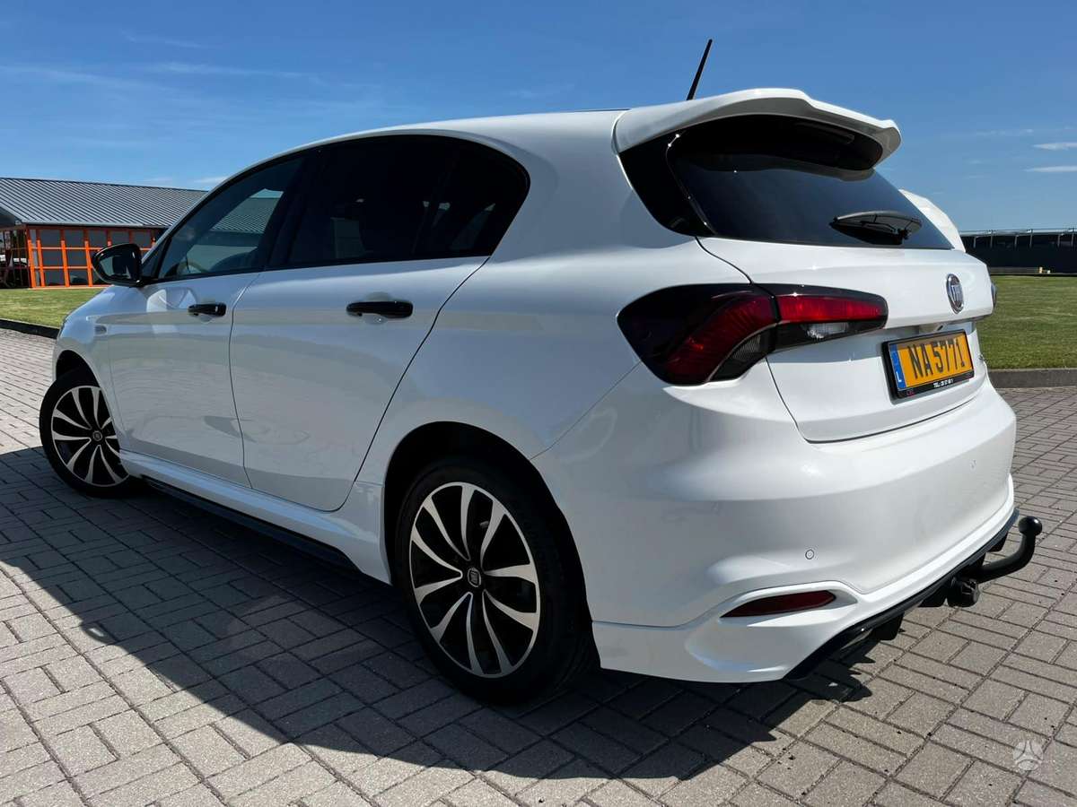 Fiat Tipo, 1.6 l., hatchback