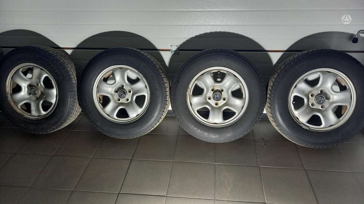 Michelin DEFENDER LTX, всесезонные 215/70 R16