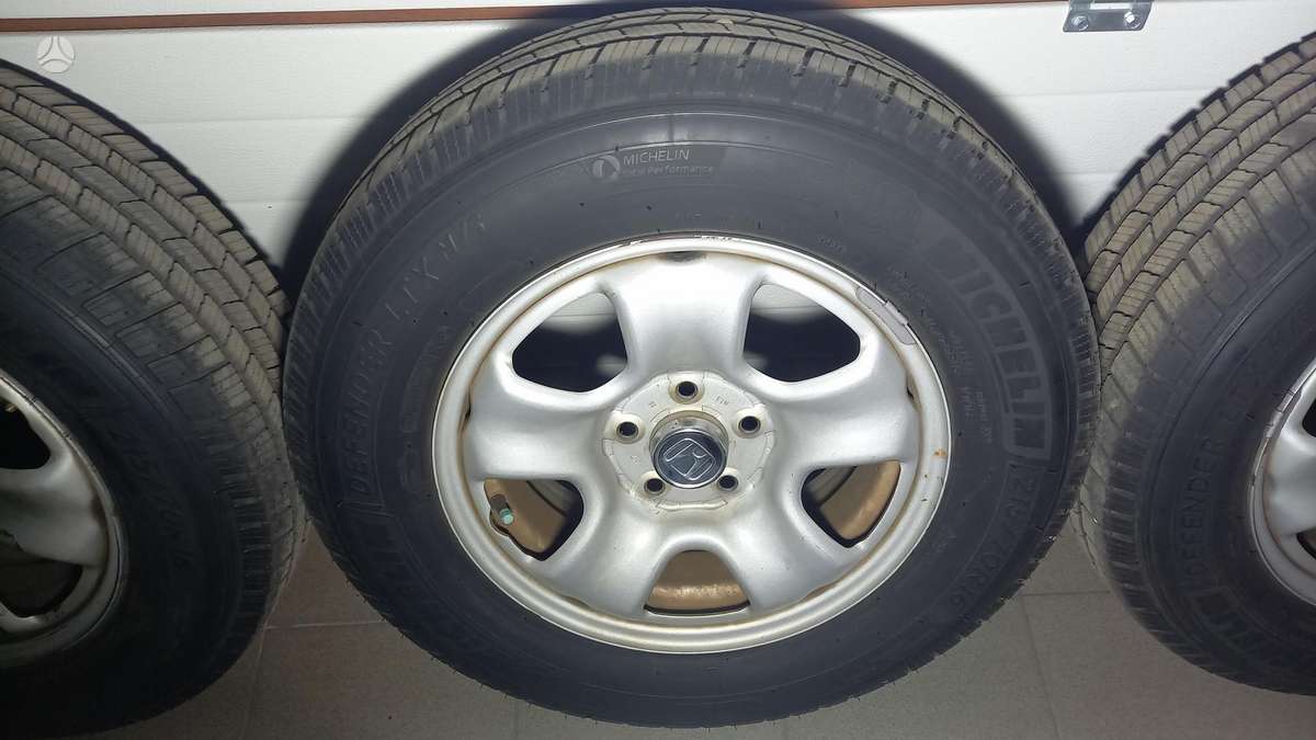 Michelin DEFENDER LTX, всесезонные 215/70 R16