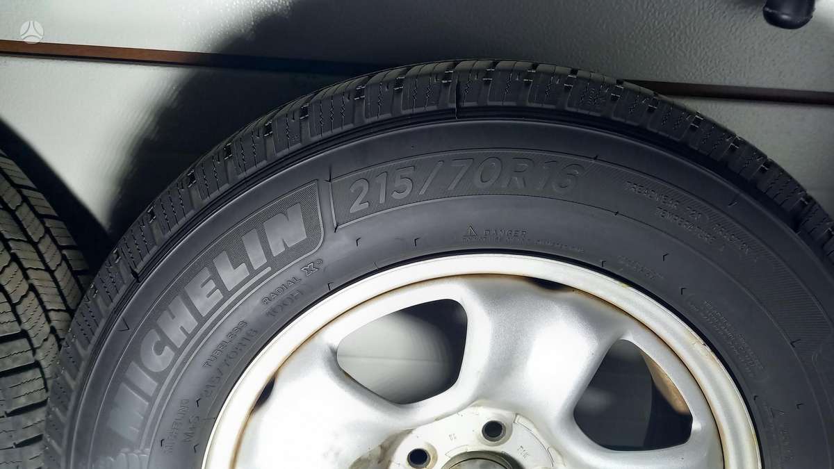 Michelin DEFENDER LTX, всесезонные 215/70 R16