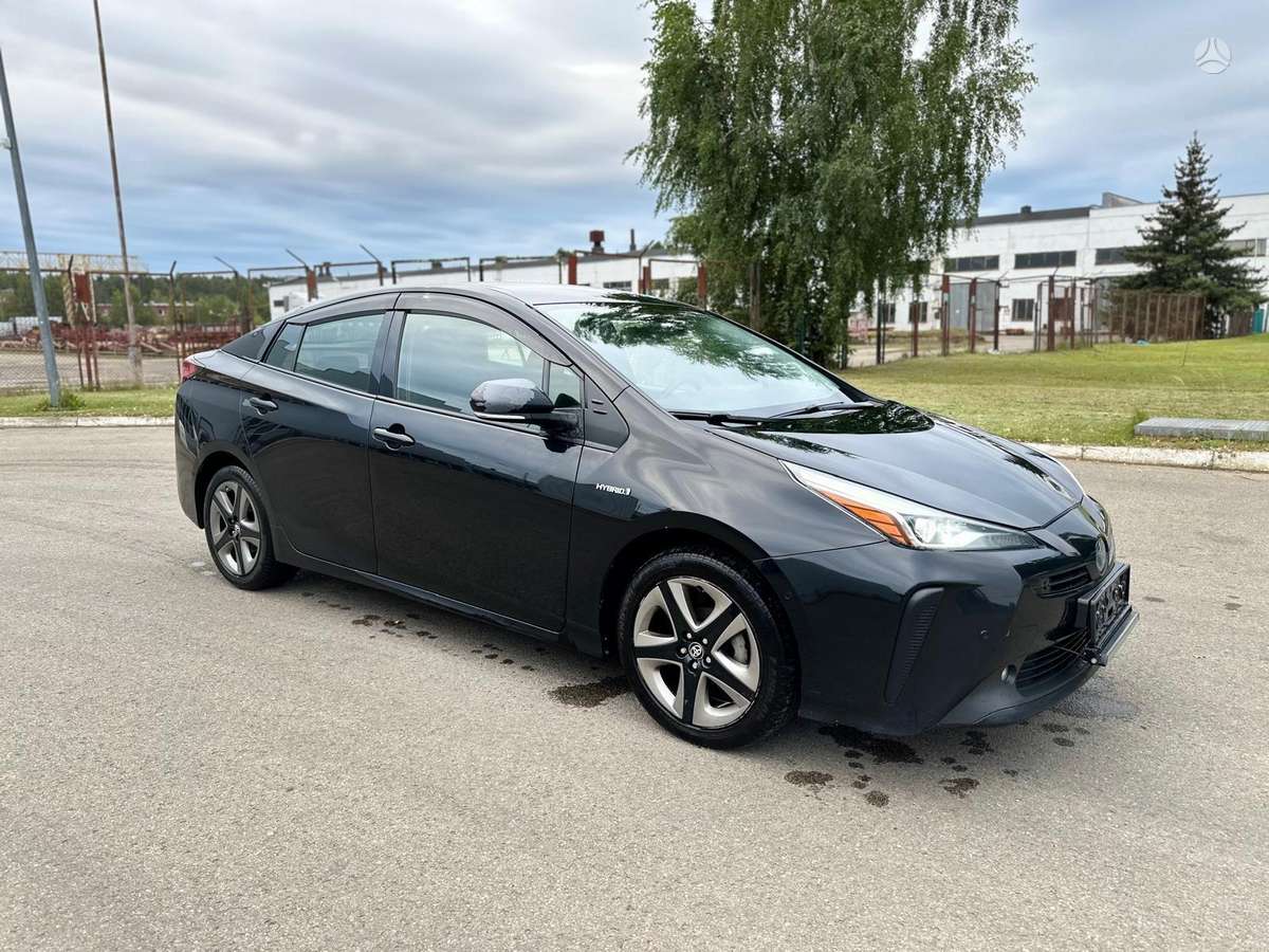 Toyota Prius - 4