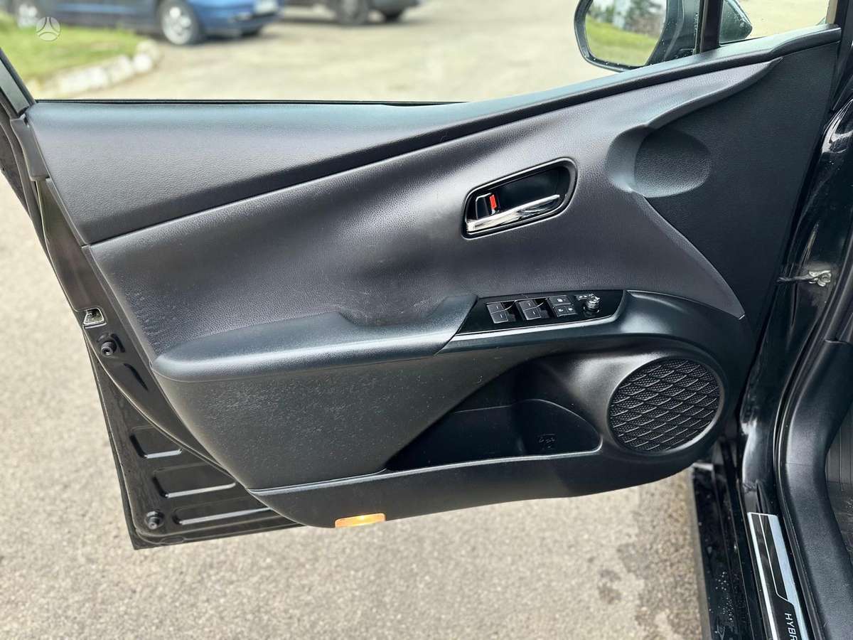 Toyota Prius - 5