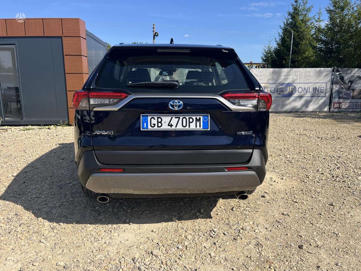 Toyota RAV4 - 6
