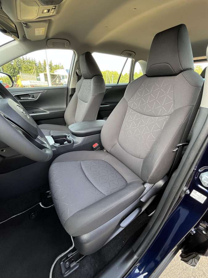 Toyota RAV4 - 10