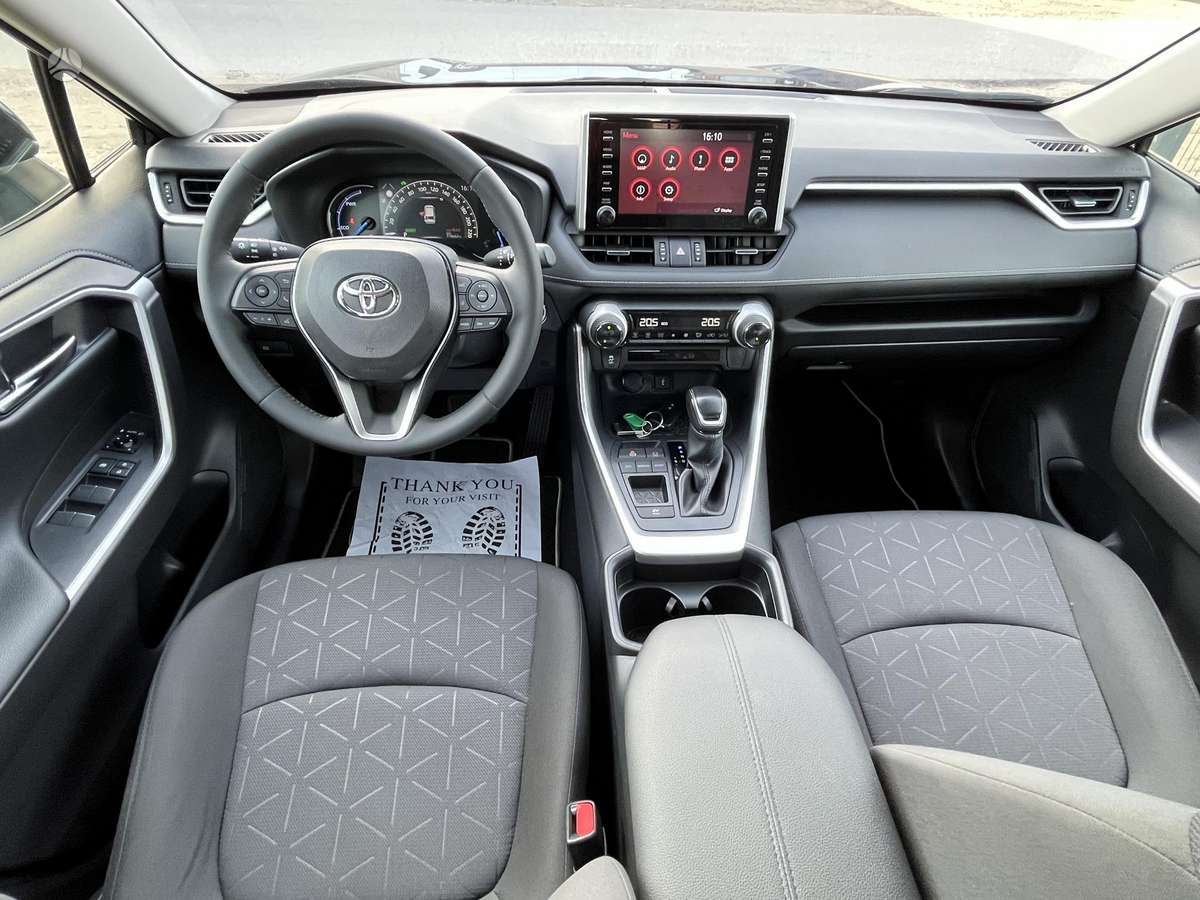 Toyota RAV4 - 8