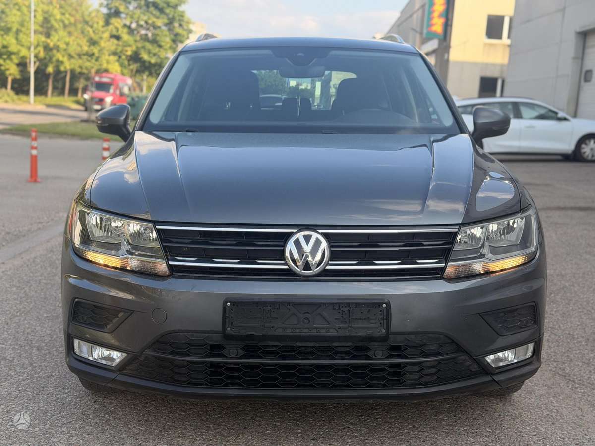 Volkswagen Tiguan - 2