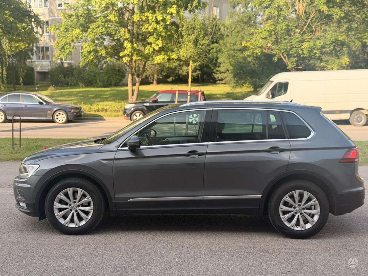 Volkswagen Tiguan - 5