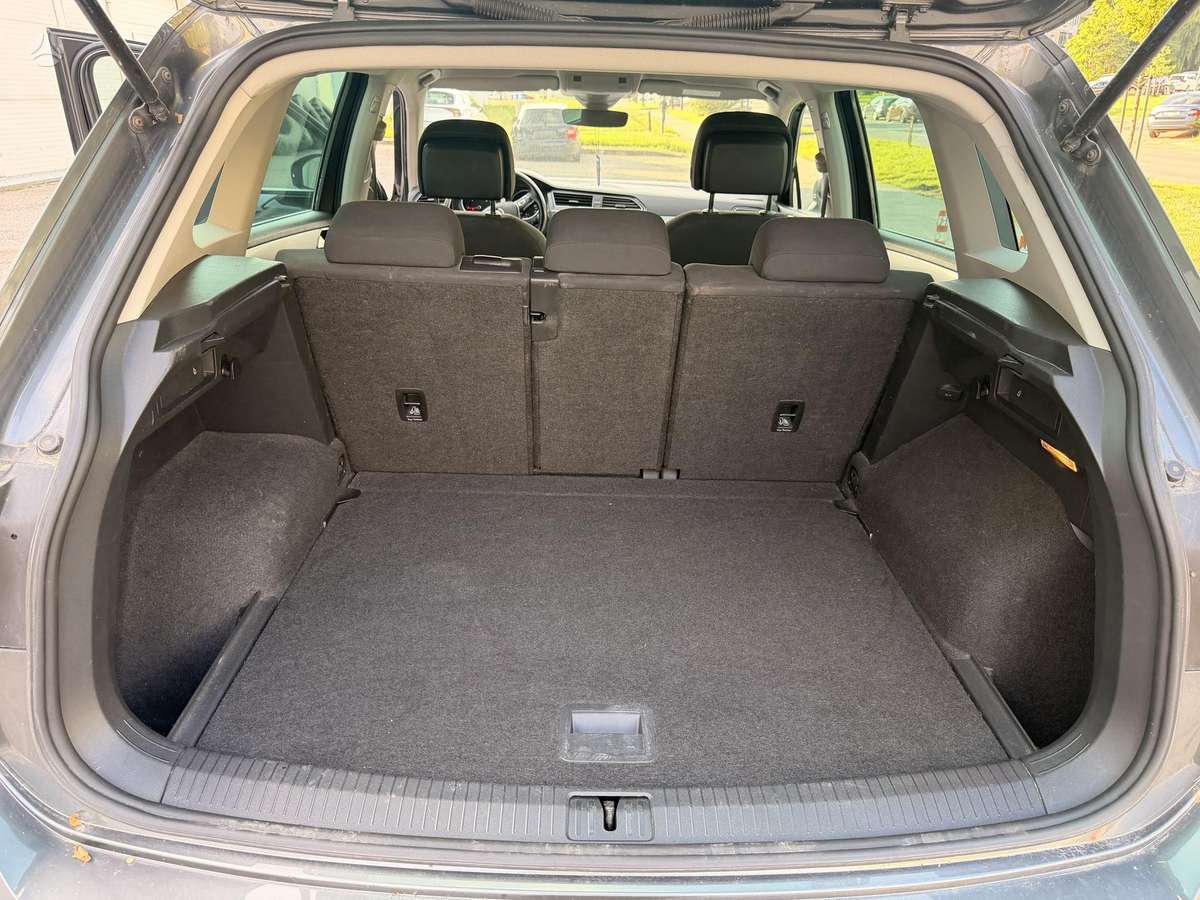Volkswagen Tiguan - 9