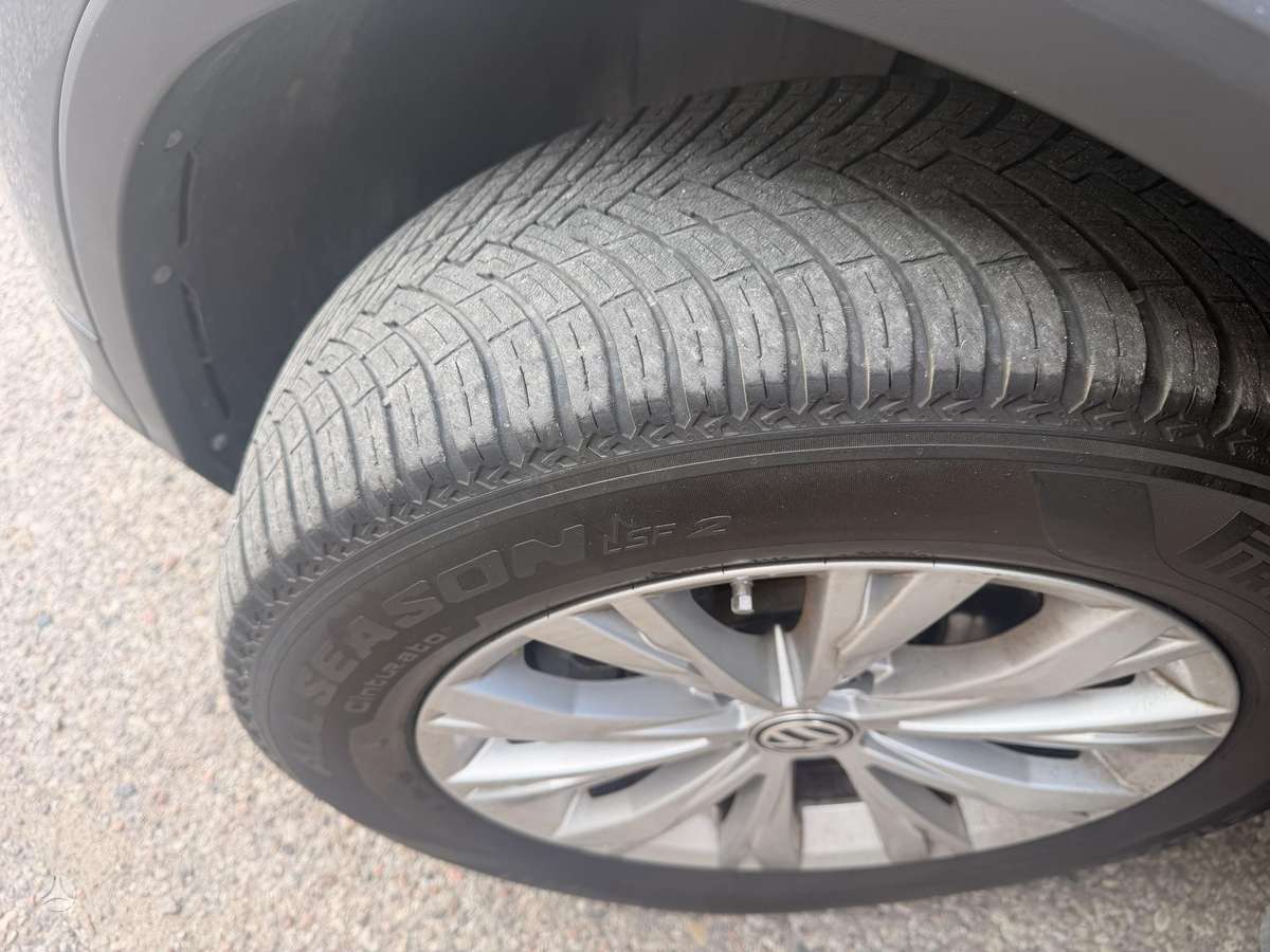 Volkswagen Tiguan - 8