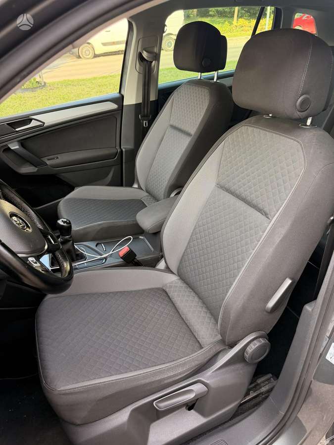 Volkswagen Tiguan - 10