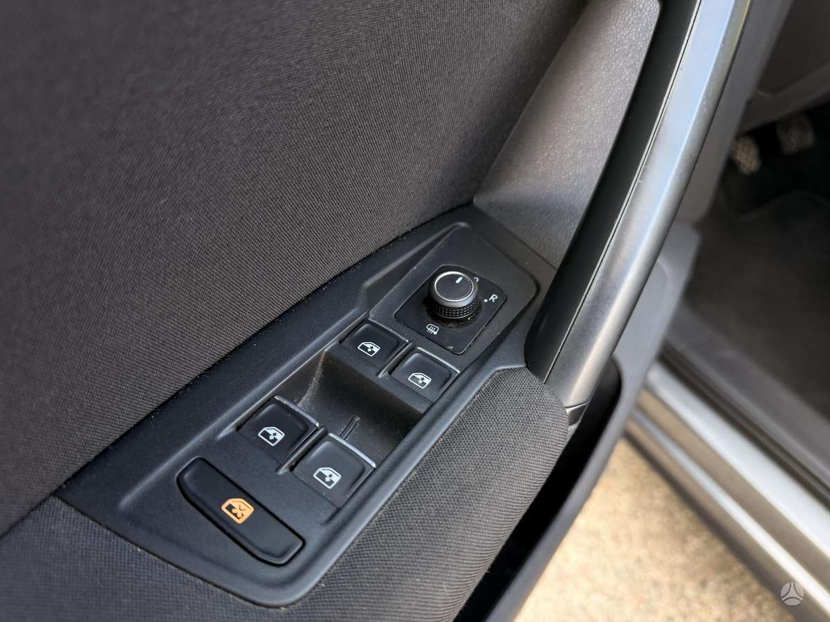 Volkswagen Tiguan - 11