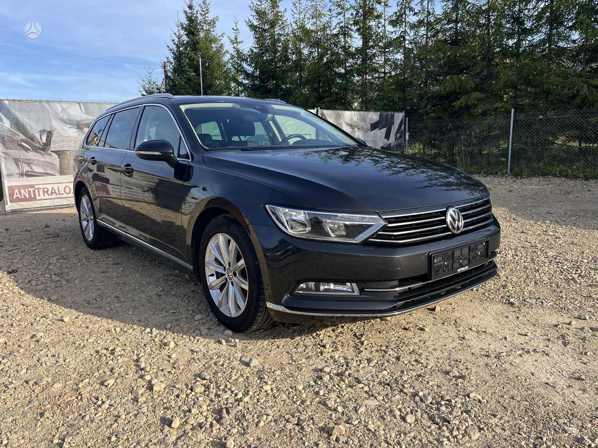 Volkswagen Passat - 1