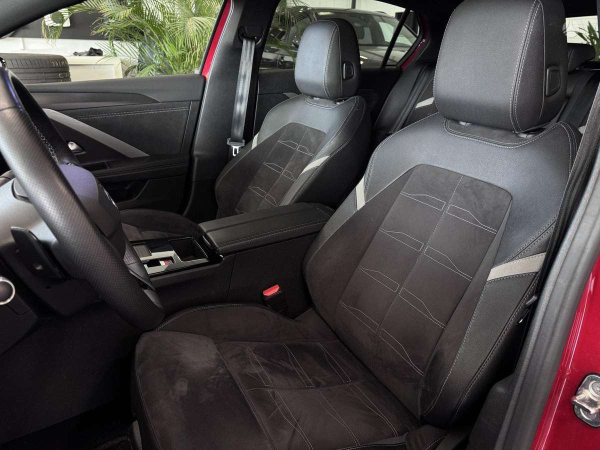 Opel Astra, 1.2 l., Хэтчбек