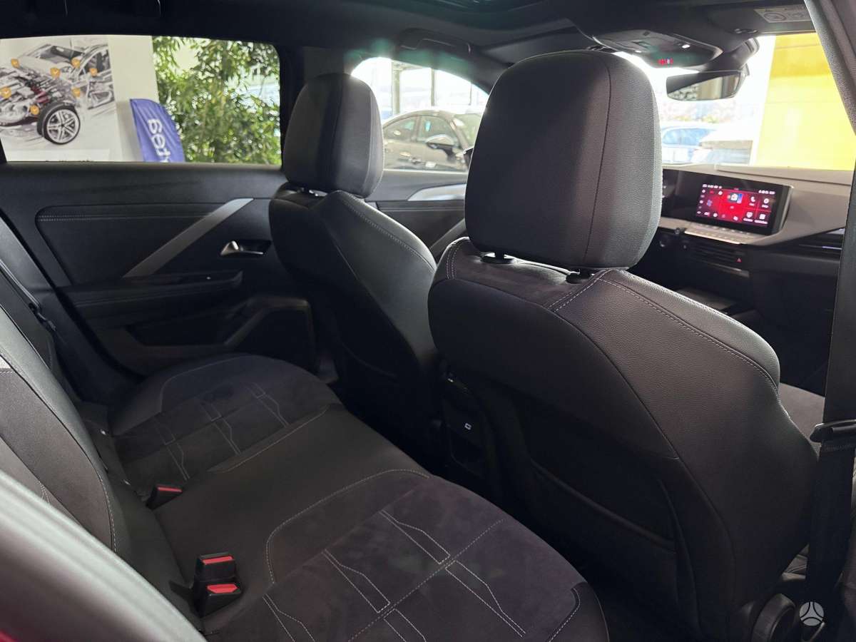 Opel Astra, 1.2 l., Хэтчбек