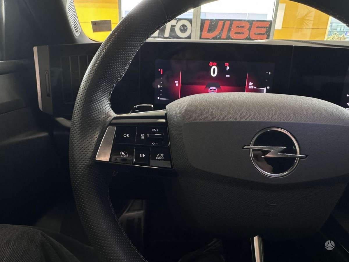 Opel Astra, 1.2 l., Хэтчбек