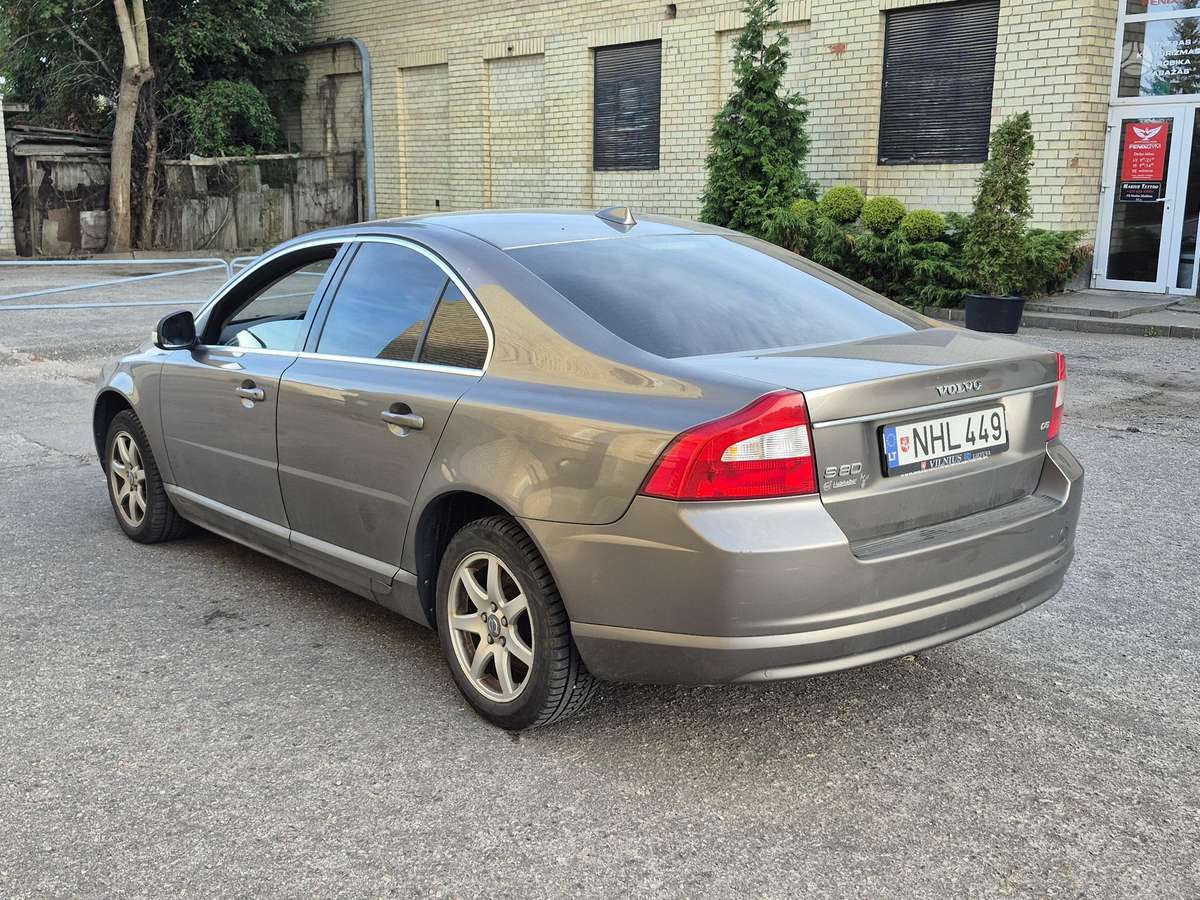 Volvo S80, 2.4 l., Седан