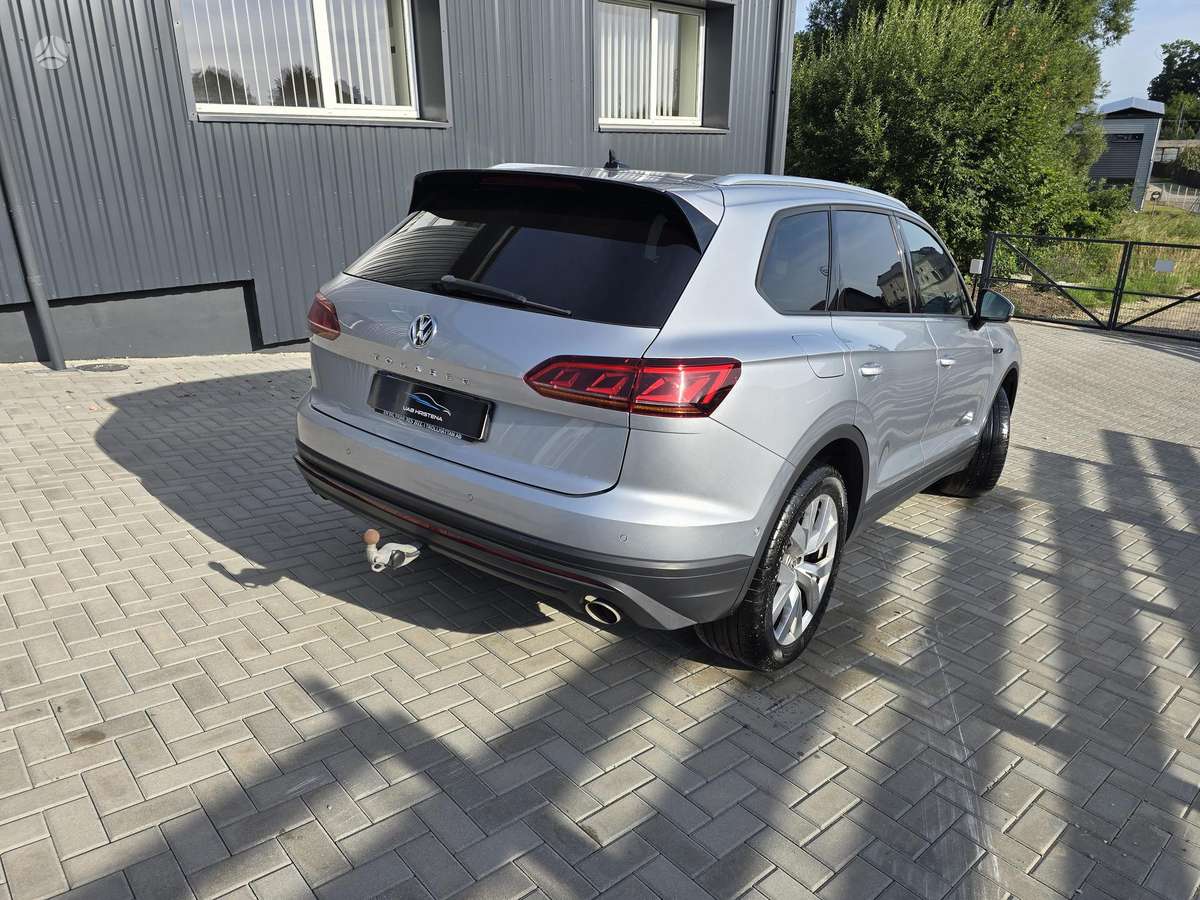 Volkswagen Touareg - 11