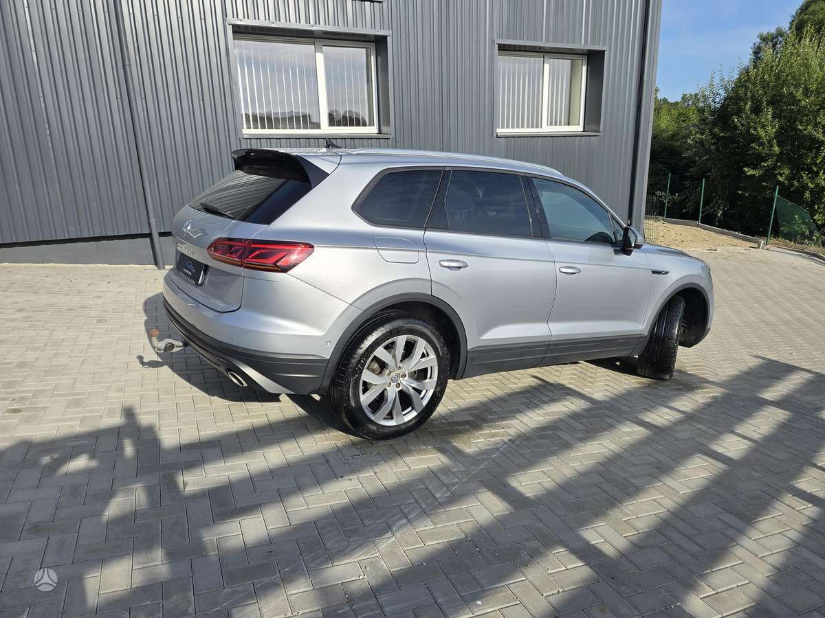 Volkswagen Touareg - 12