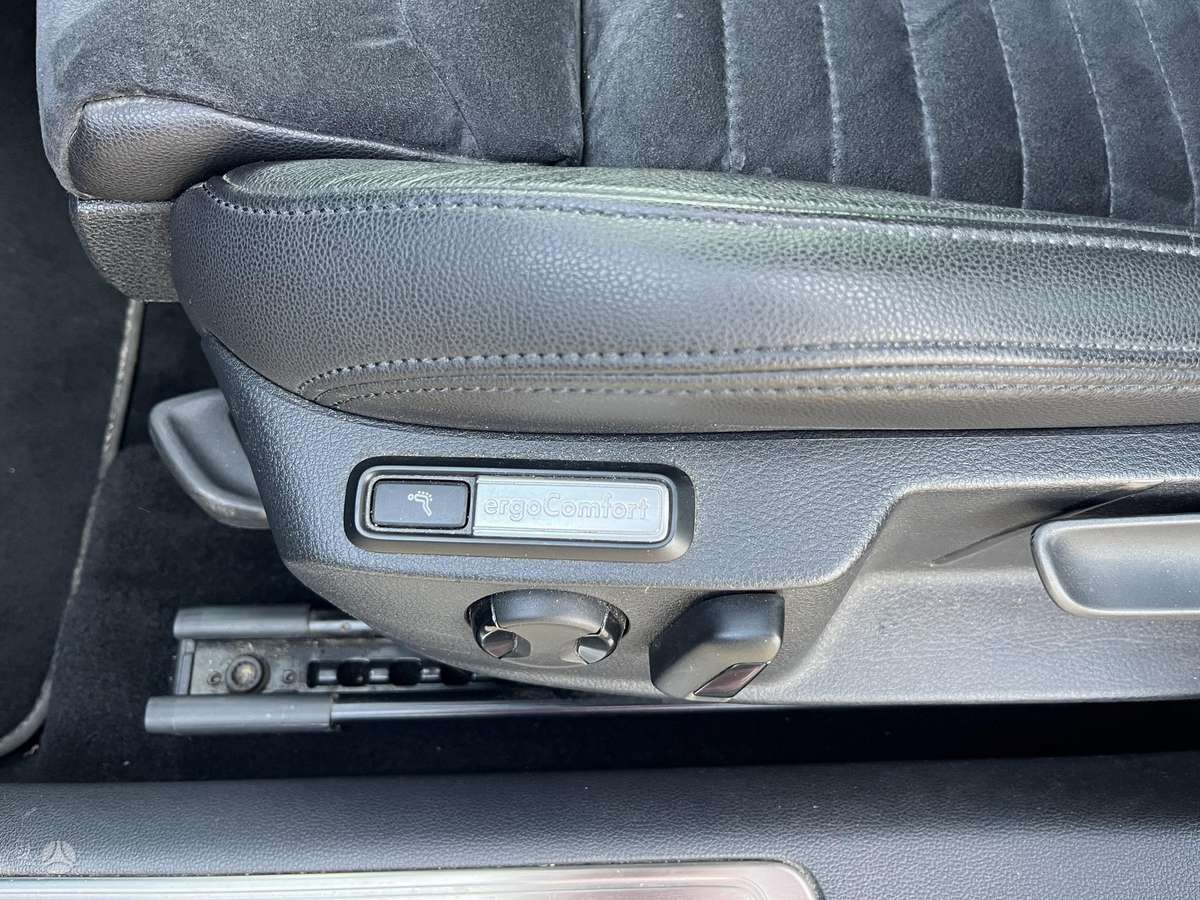 Volkswagen Passat - 12