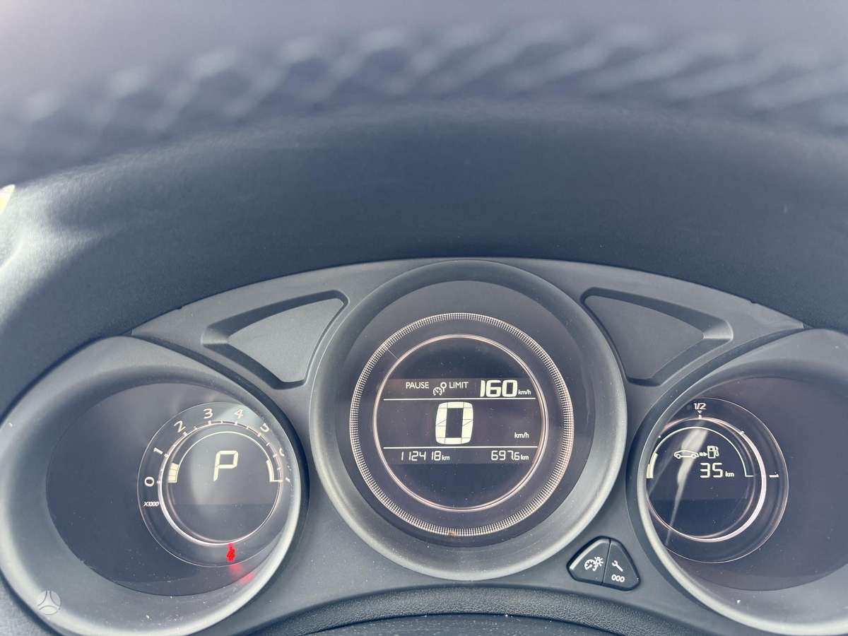 Citroen C4, 1.2 l., hatchback