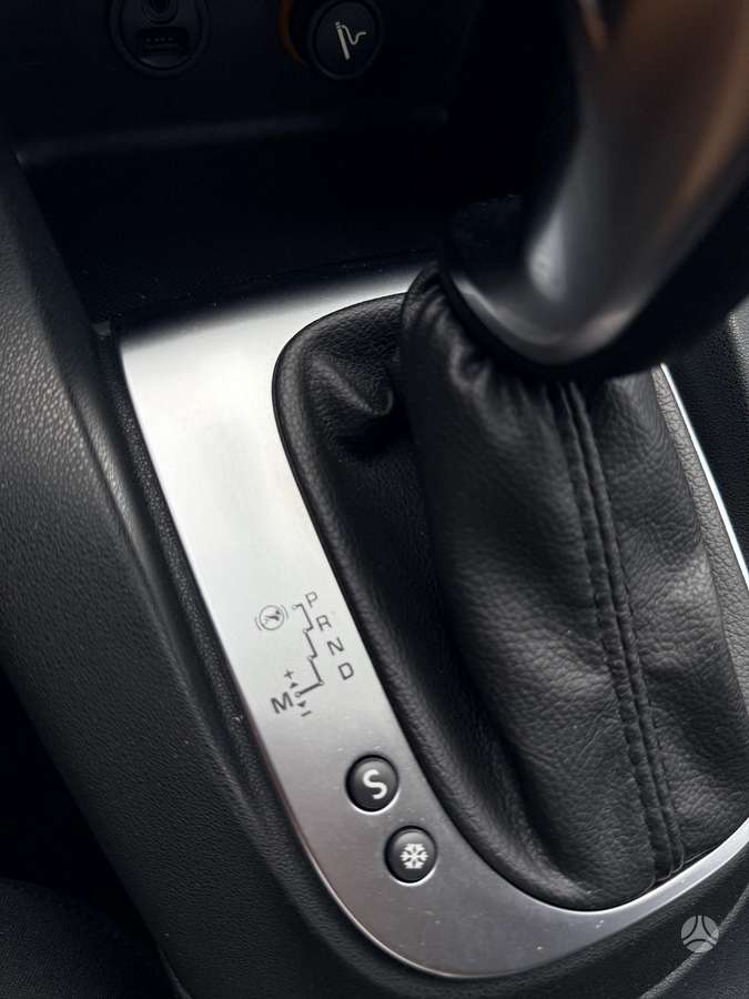 Citroen C4, 1.2 l., hatchback