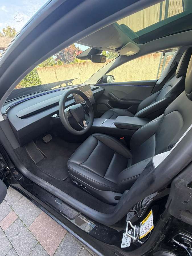 Tesla Model 3, Хэтчбек