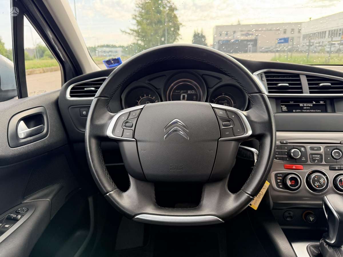 Citroen C4, 1.2 l., hatchback