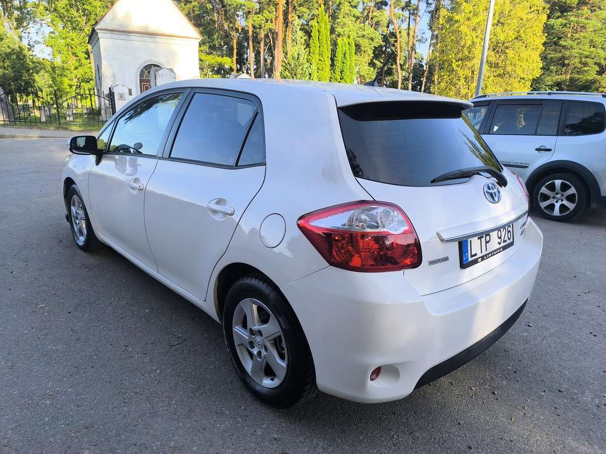 Toyota Auris - 11
