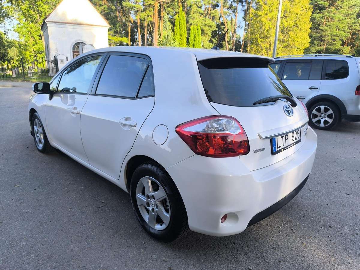 Toyota Auris - 12