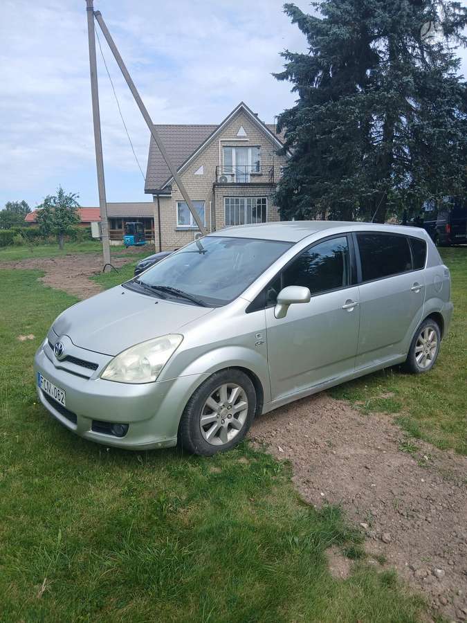 Toyota Corolla Verso - 3