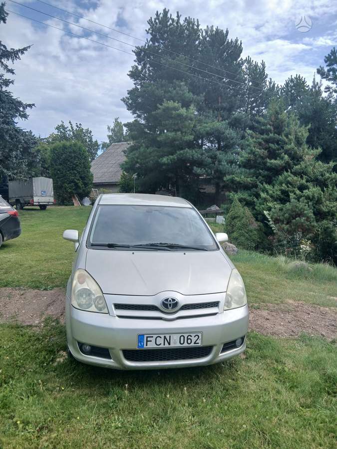 Toyota Corolla Verso - 4