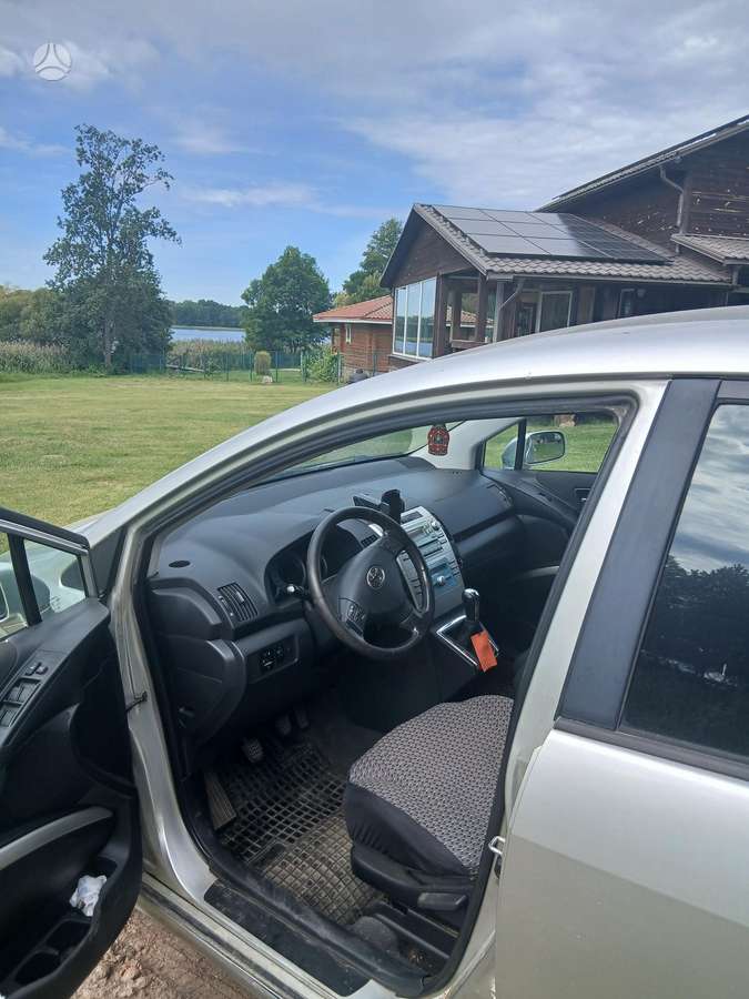 Toyota Corolla Verso - 6