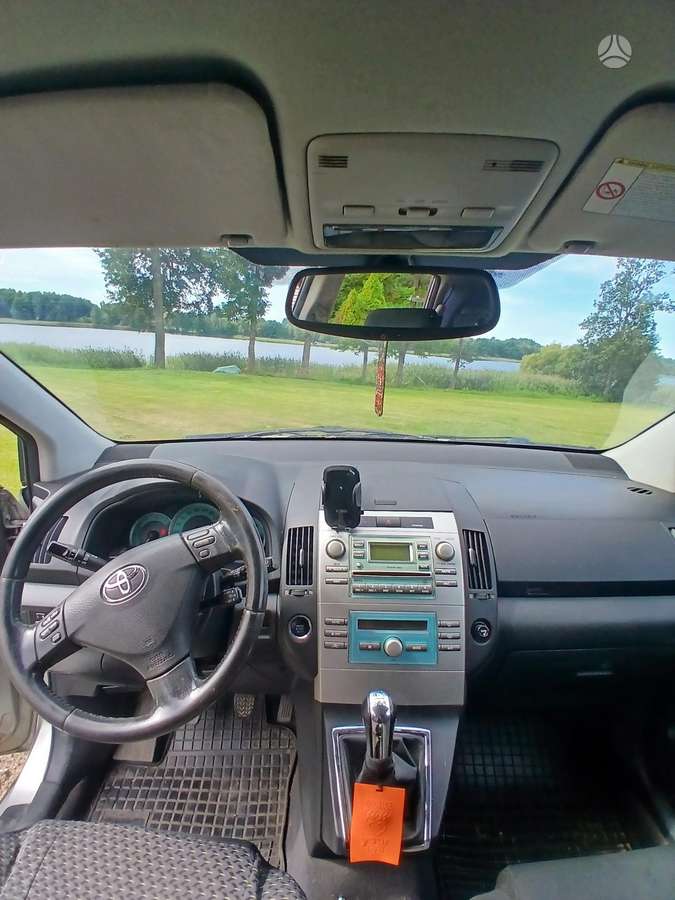 Toyota Corolla Verso - 9
