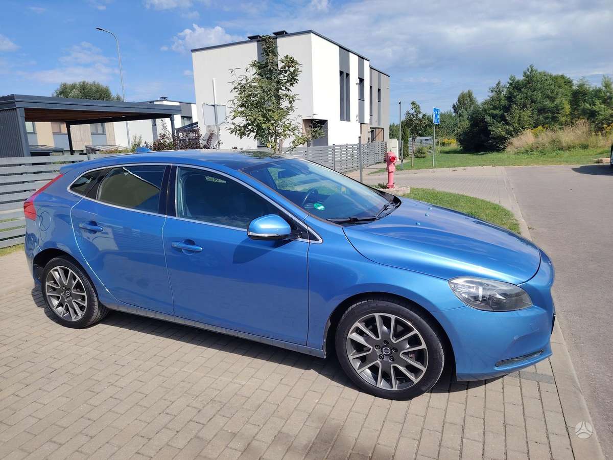 Volvo V40, 2.0 l., Хэтчбек