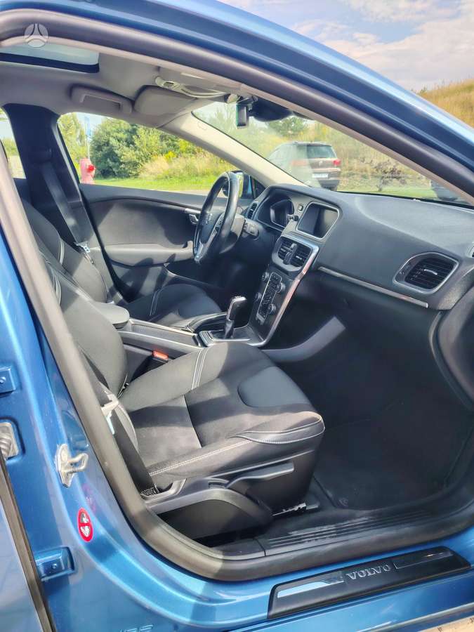 Volvo V40, 2.0 l., Хэтчбек