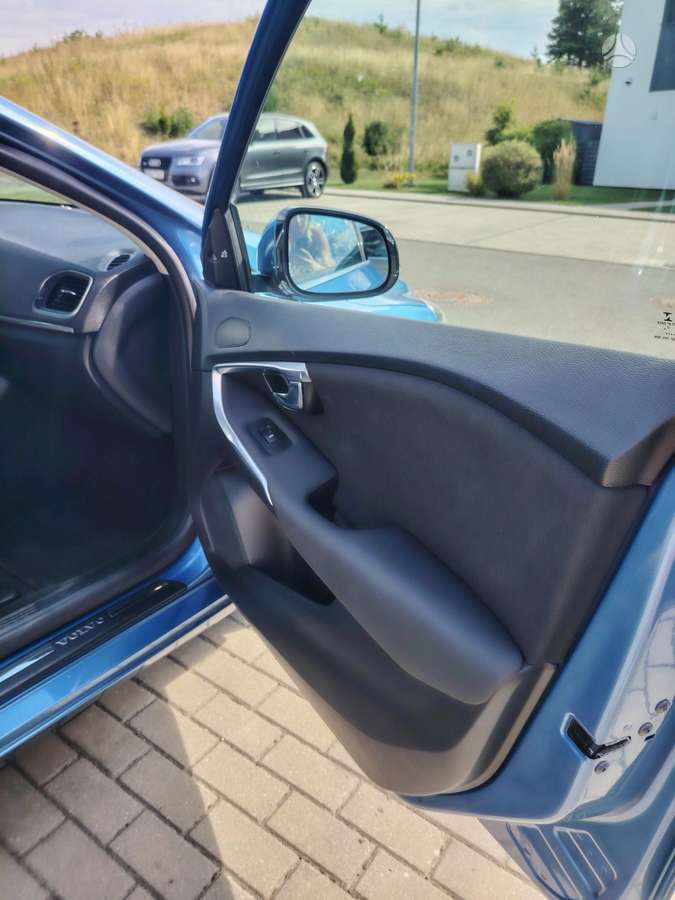 Volvo V40, 2.0 l., hatchback