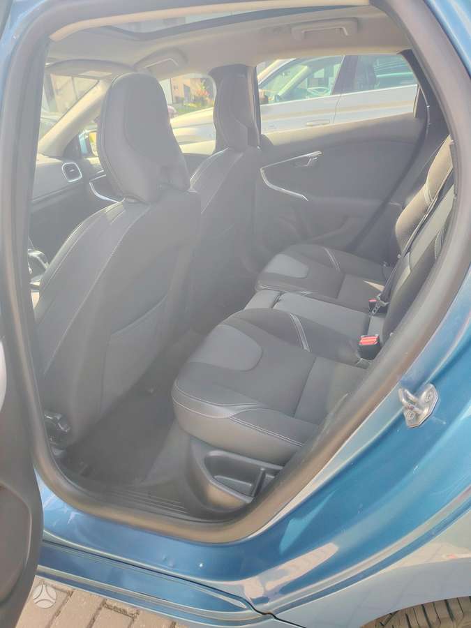 Volvo V40, 2.0 l., hatchback