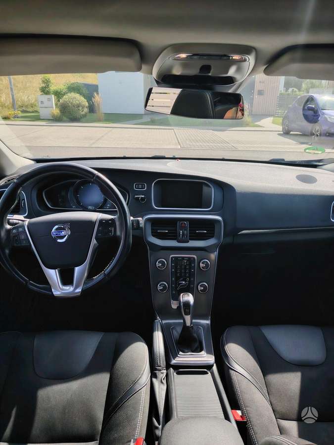 Volvo V40, 2.0 l., Хэтчбек