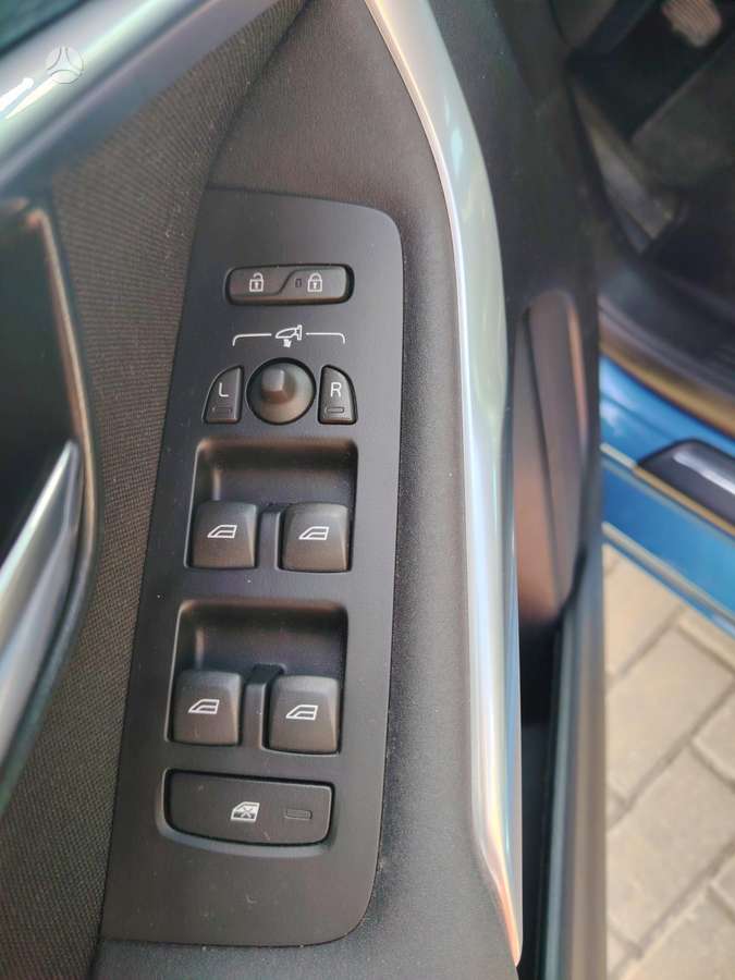 Volvo V40, 2.0 l., hatchback