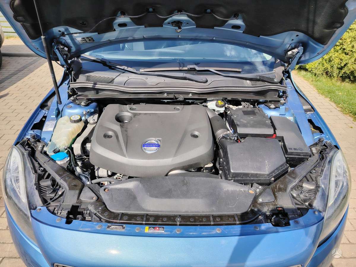 Volvo V40, 2.0 l., Хэтчбек