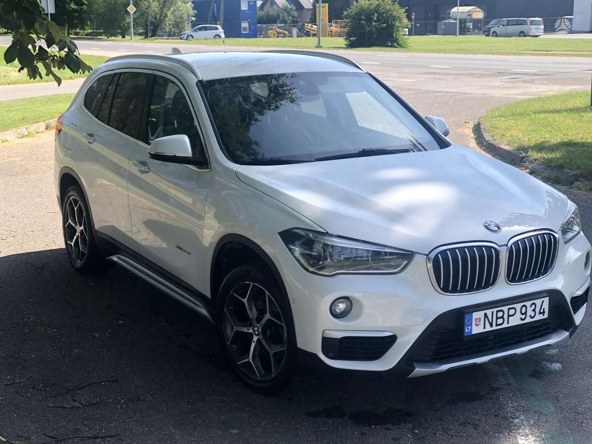 BMW X1, 2.0 l., Минивэн