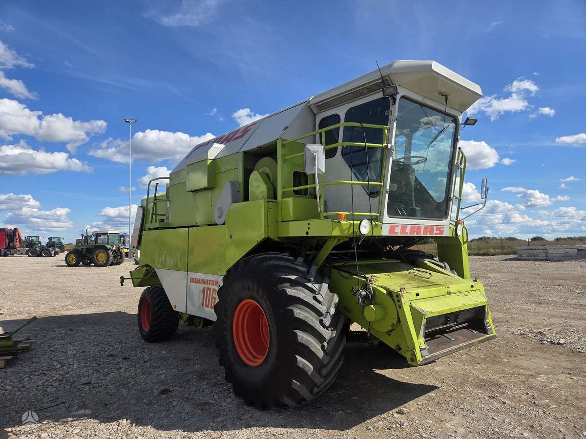 Claas 106, combine harvesters
