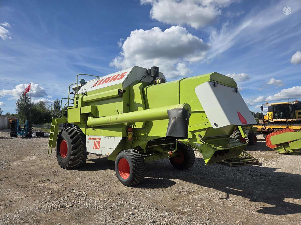 Claas 106, combine harvesters