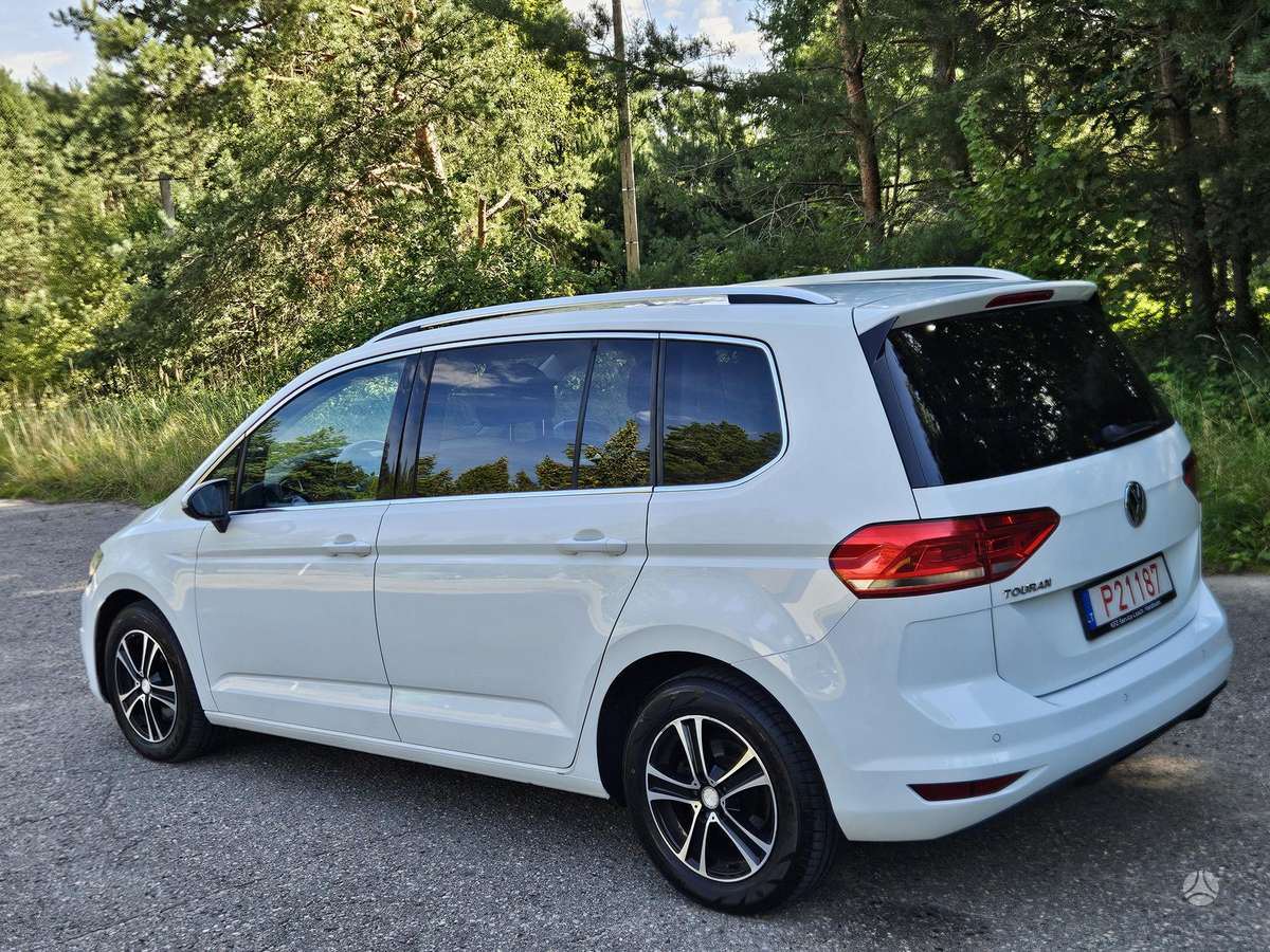 Volkswagen Touran - 3