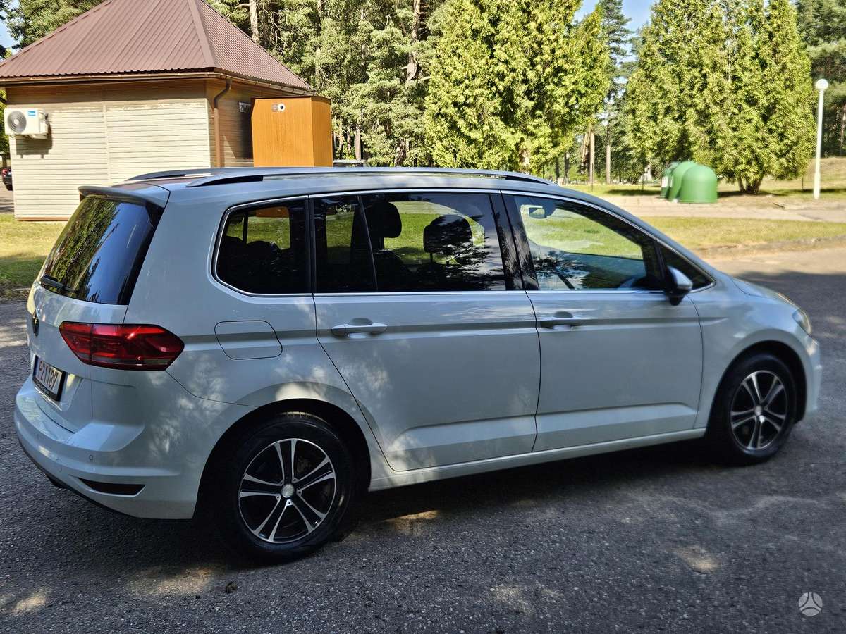 Volkswagen Touran - 8