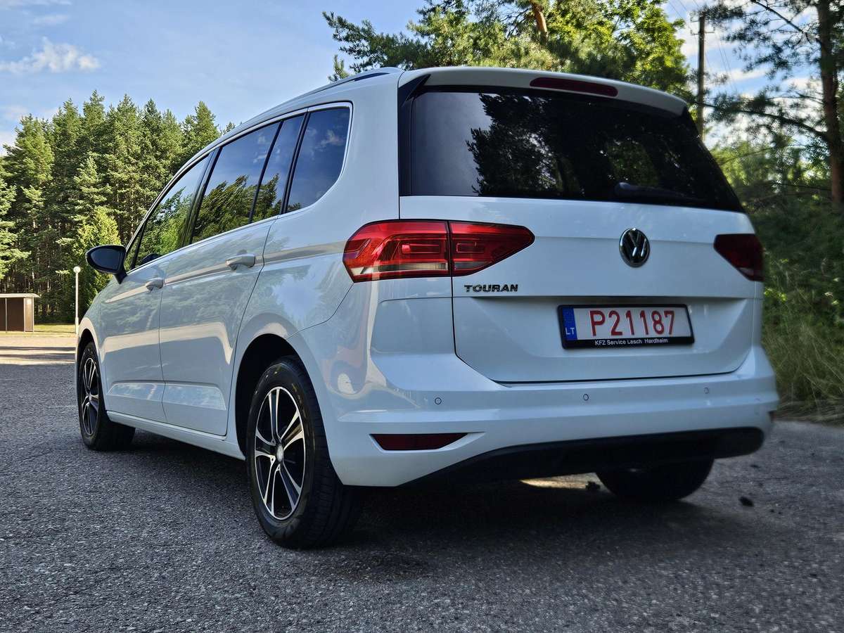 Volkswagen Touran - 5