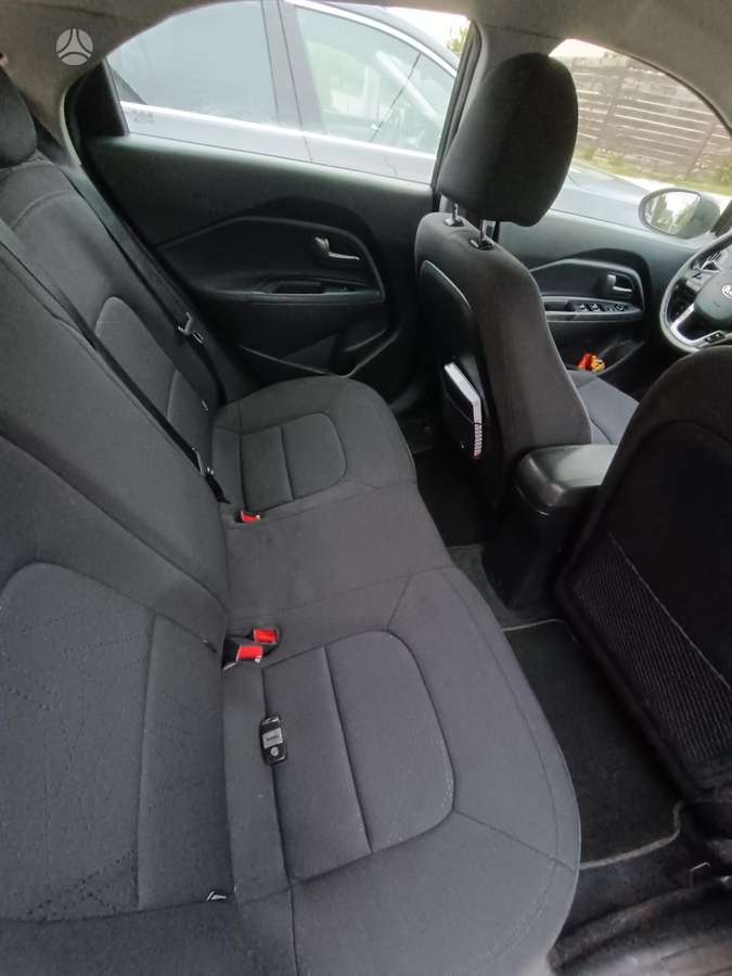 Kia Rio, 1.4 l., hatchback