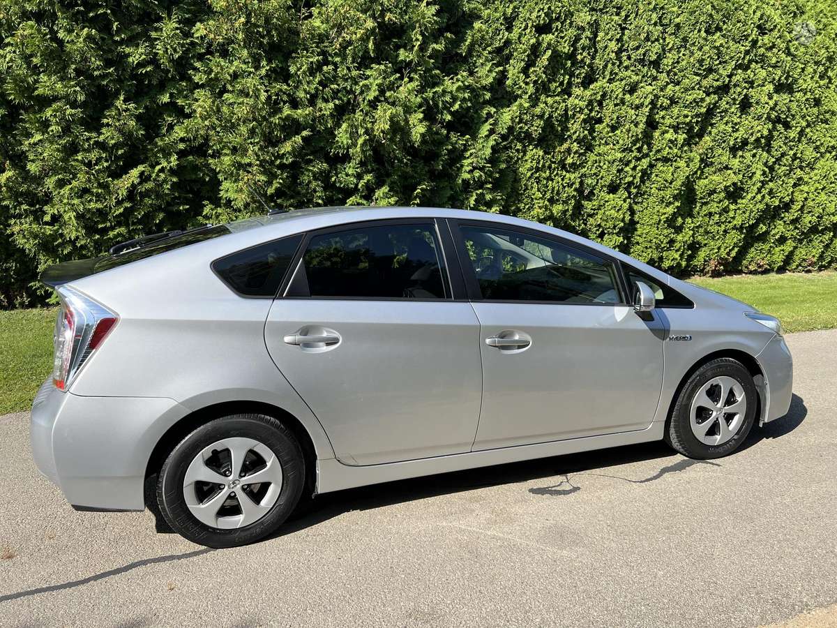 Toyota Prius - 5