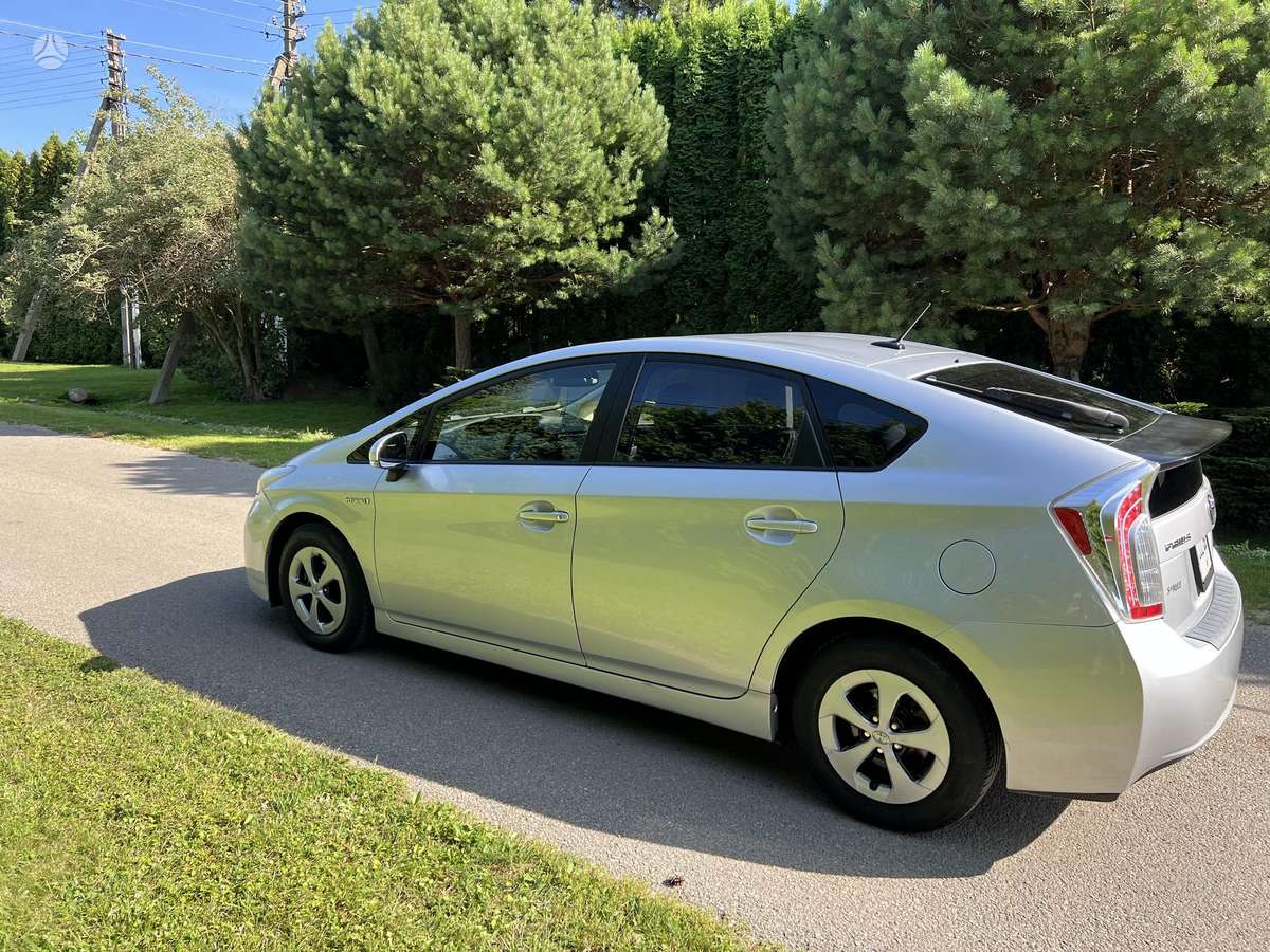 Toyota Prius - 8